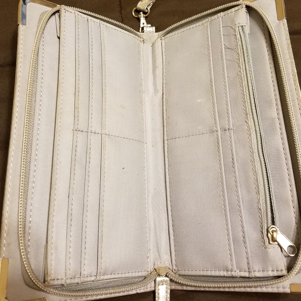 Metallic Silver Wallet - Picture 2 of 7